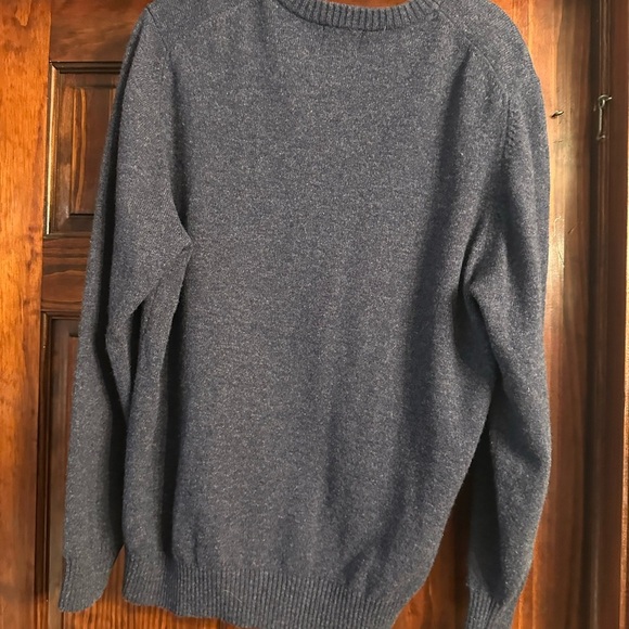 L.L. Bean Men's Lambswool Sweater - Picture 6 of 6
